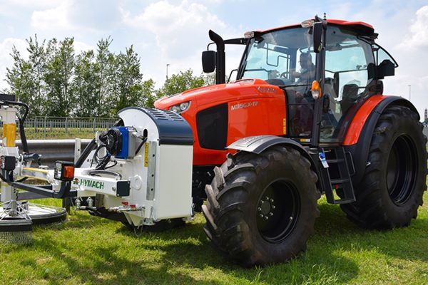 Débroussailleuse-tondeuse Hymach équipée d'un système automatique de contournement des obstacles