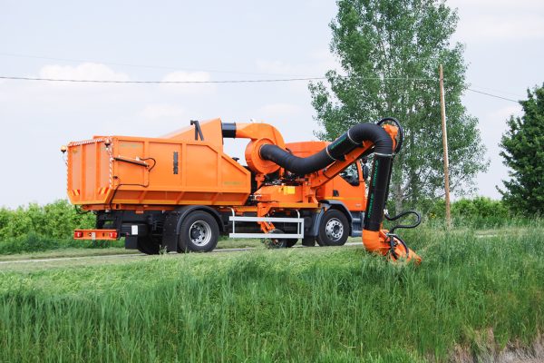 Bras de tondeuse à gazon avec système d'aspiration Cyclone AC de Hymach